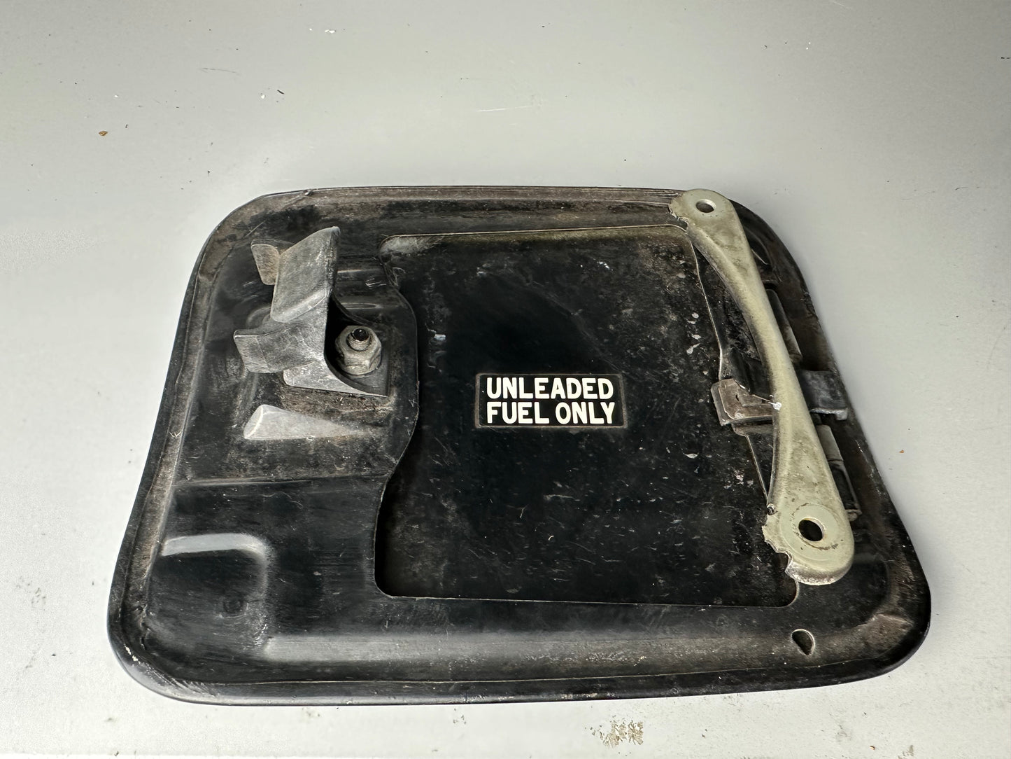 Tankdeckel Tankklappe schwarz Toyota MR2 SW20 Gebraucht