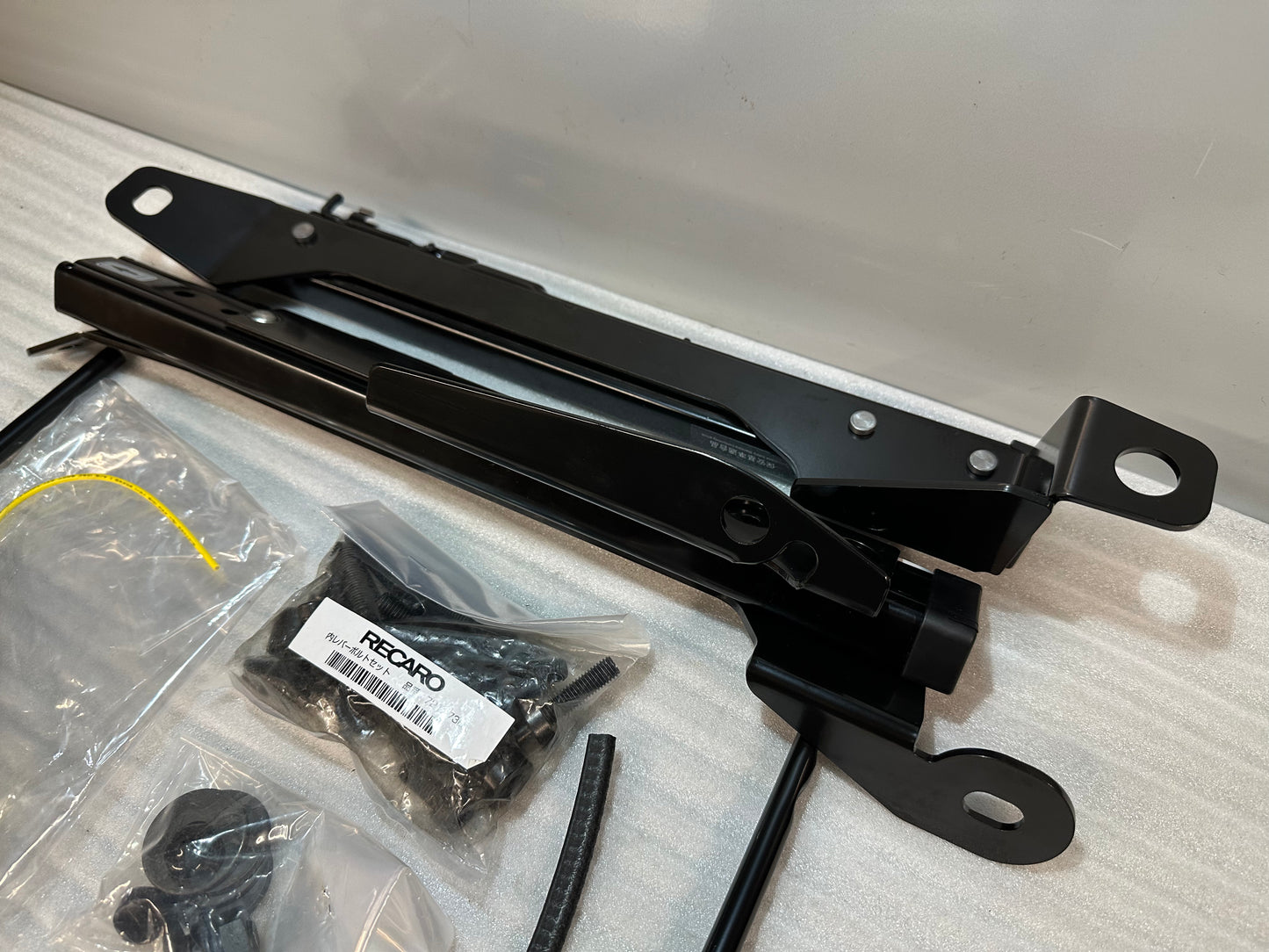 Recaro Sitzkonsole rechts Nissan Skyline R32 GTR – für Schalensitze – inkl. Laufschiene