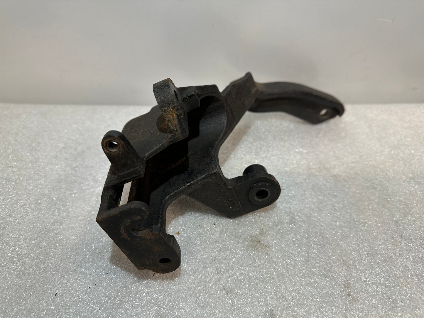 Toyota Celica ST205 bracket for air conditioning compressor