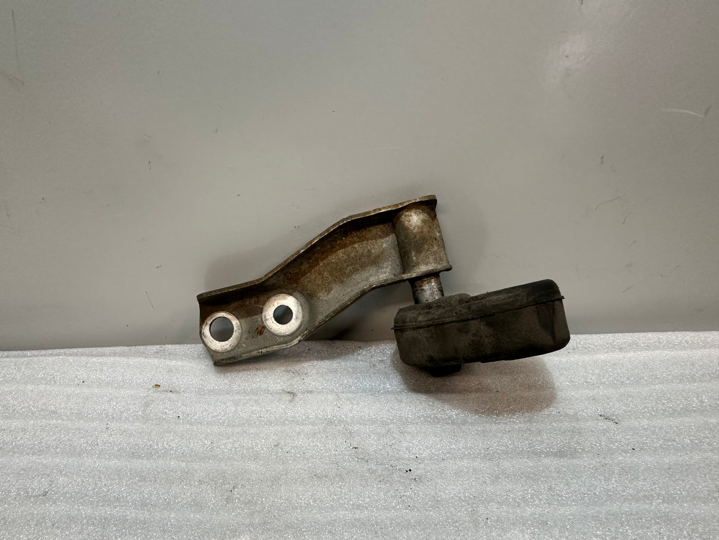 Auspuff Halter Toyota Celica ST185 ST205 GT4 GT FOUR 17508-74040