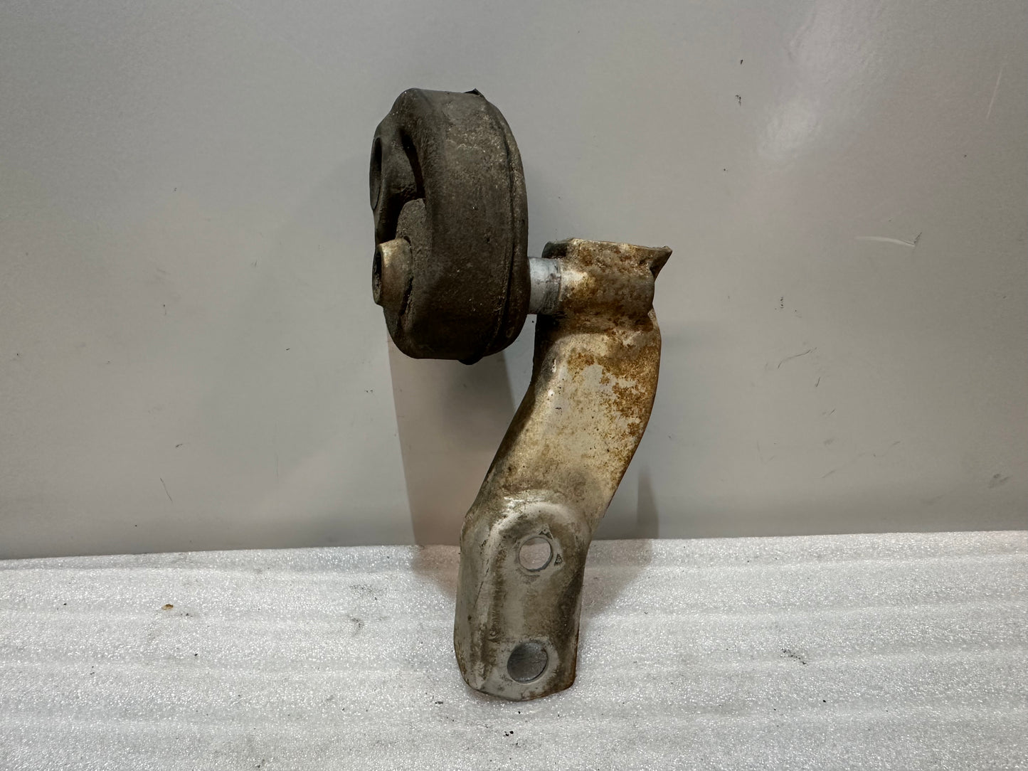 Auspuff Halter Toyota Celica ST185 ST205 GT4 GT FOUR 17508-74040